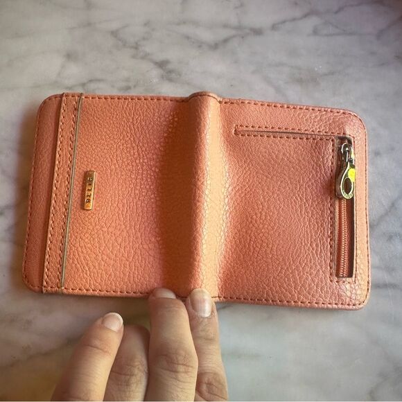 Relic pink peachy wallet paper money and coins - Picture 5 of 5